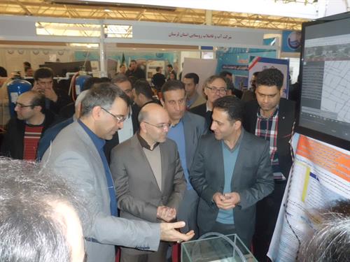 مهندس جانباز ، مدیرعامل شرکت مهندسی آبفا کشور ضمن بازدید از غرفه شرکت آب و فاضلاب خوزستان از پروژه های ارائه شده استقبال و ابراز خرسندی نمود.